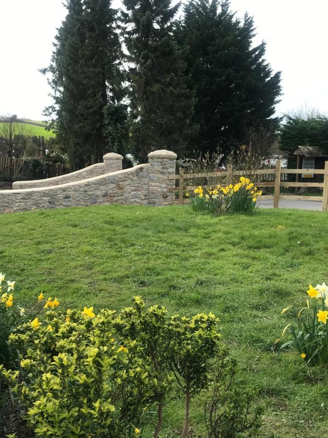 Smithaleigh Farm Rooms And Apartments Sparkwell Екстериор снимка